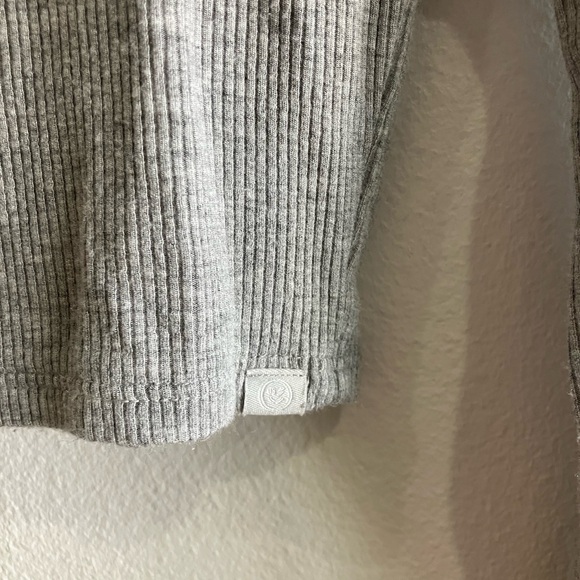 Gilly Hicks Gray Button-Up Ribbed Blouse - Picture 3 of 4